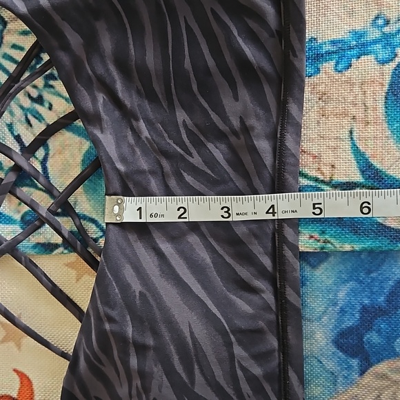 Lululemon Free to Be Bra Wild Thing Camo Deep Coal Size 14 - Picture 5 of 14